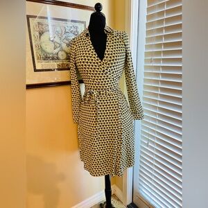 DIANE VON FURSTENBERG JEANNE Jersey WRAP dress. material is viscose